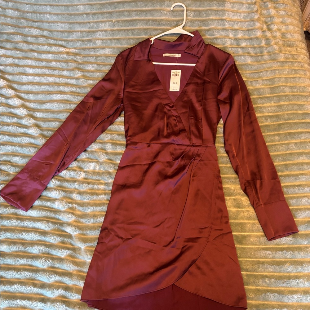 Abercrombie & Fitch Red Sheath Dress with Long Sleeves and Square Neck